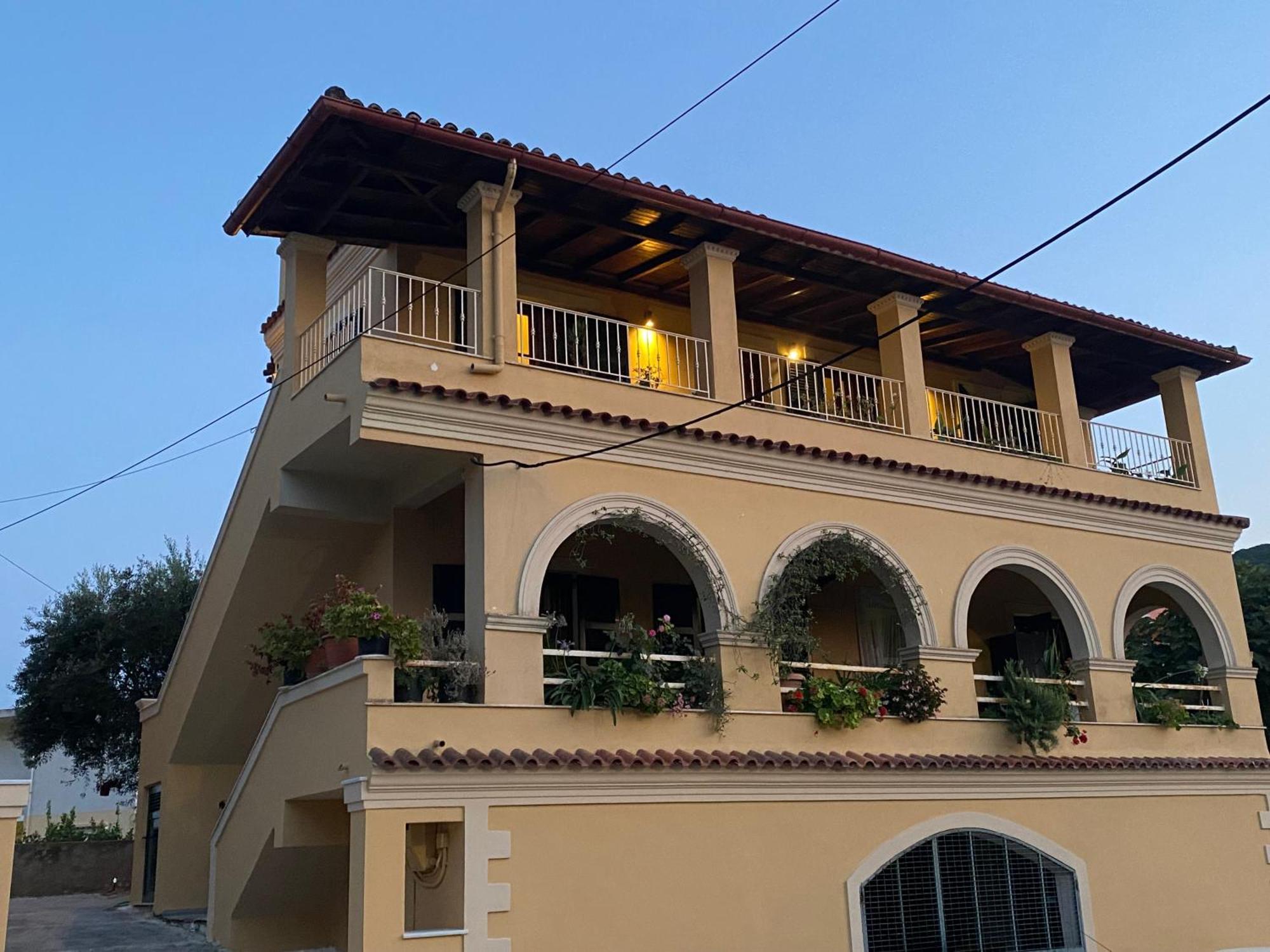 Вілла Alexandra'S Boutique House Kato Garouna Екстер'єр фото